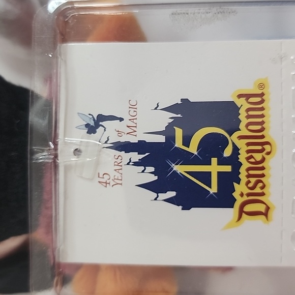 Vintage NWT Disney Goofy Plush Y2K 45 Years of Magic Disneyland Figurine - Picture 6 of 13